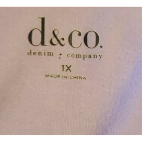 D & Company Top Women's 1X Stretch Knit Lavender Pintuck Neckline 3/4 Sleeve Sco - Picture 5 of 6